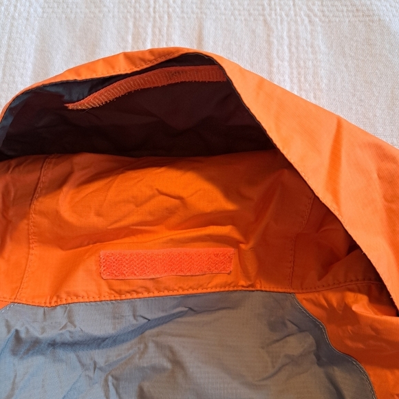 Marmot boys XS gray & orange water & wind resistant hooded jacket, Style H50900 - Picture 6 of 10